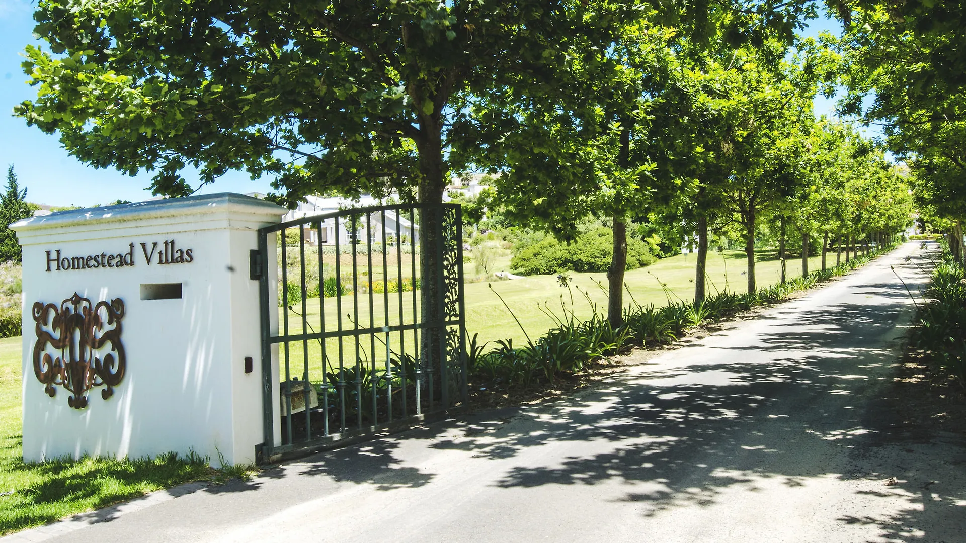 Homestead Villas Bellville 4*,